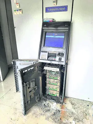 ఏటీఎంలో చోరీకి యత్నం