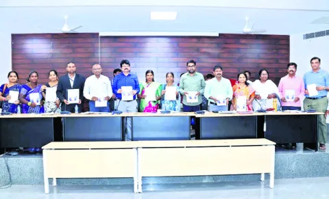 మహిళా సంఘాల పనితీరు మెరుగునకే కరదీపిక