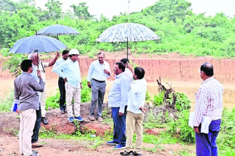 నిర్దేశిత లక్ష్యాలను  సాధించాలి
