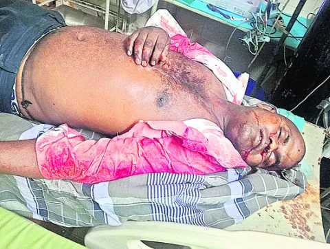 వ్యాన్‌ ఢీకొని యువకుడి దుర్మరణం