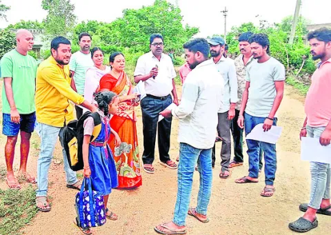 ప్రైవేట్‌ బడులకు పంపకండి