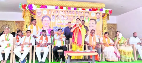 చేతకాని హామీలతో కాంగ్రెస్‌ మోసం 