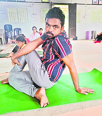 యోగా నిత్య జీవితంలో ఓ భాగం కావాలి 