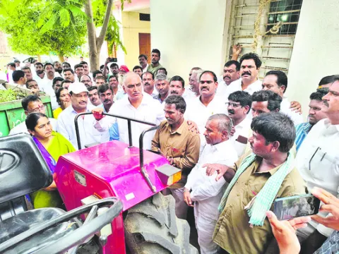 పల్లెలన్నీ చెత్తతో నిండిపోయాయి