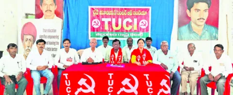 అధికారుల  సంతకాలు ఫోర్జరీ