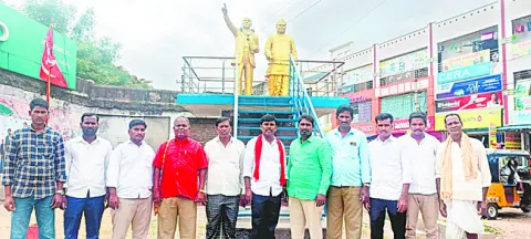 దుండగులపై చర్యలు తీసుకోవాలి 