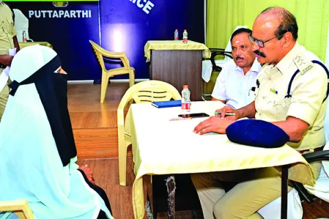 ‘పోలీ