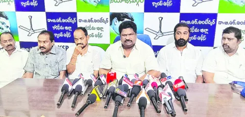 ధాన్యం బకాయిలు చెల్లించాలి