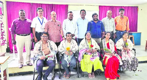 పీహెచ్‌డీ అవార్డు గ్రహీతలకు సన్మానం