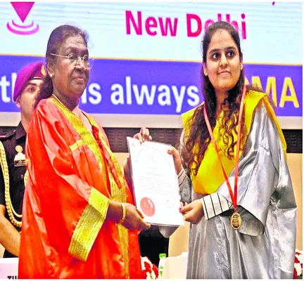 ఢిల్లీలో కీర్తి ప్రతిష్టలు చాటిన తంబళ్లపల్లె విద్యార్థి