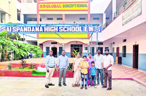 అనాథ చిన్నారులను చదివిస్తాం..