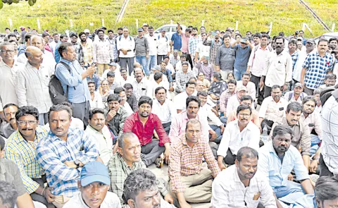 Employment Guarantee Workers Protest Rural Development Commissioner Office: Andhra Pradesh