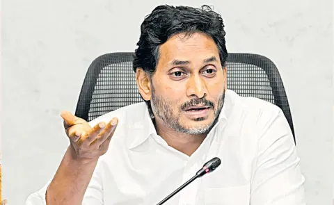 YSRCP President YS Jagan On Yuvatha Poru Success2