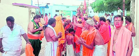 రమణీయం.. విజయీంద్రతీర్థుల రథోత్సవం 