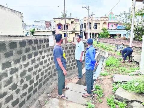 ● అడ్డగో(డ)లుగా ఆక్రమణ! 