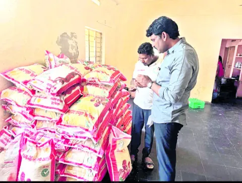 విద్యార్థులకు నాణ్యమైన భోజనం అందించాలి