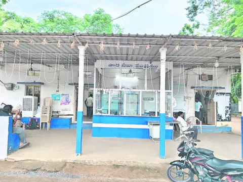 కమిషనర్లకు కలిసిరాని చెన్నూర్‌