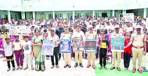 గంజాయి, డ్రగ్స్‌ రహిత సమాజమే లక్ష్యం