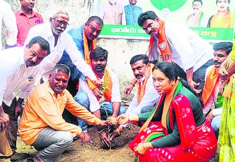 ఎరువుల కొరత తీర్చిన ఘనత బీజేపీ ప్రభుత్వానిదే..
