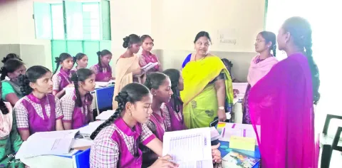 పాలిస