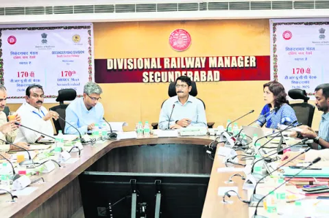 రద్దయిన రైళ్లను పునరుద్ధరించాలి