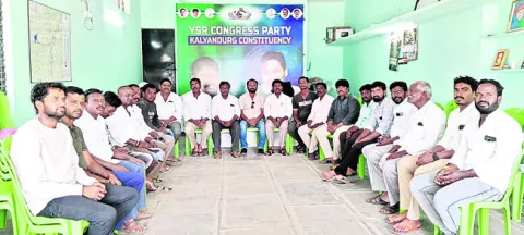అసలైన సూత్రధారుల గుట్టు విప్పాలి 