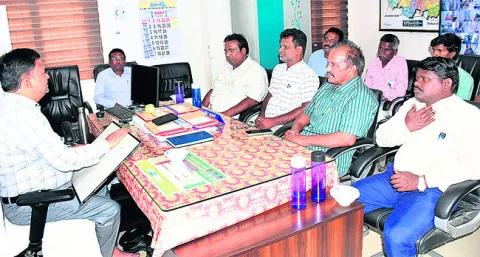 తప్పుల్లేని ఓటర్ల జాబితాకు సహకరించండి 