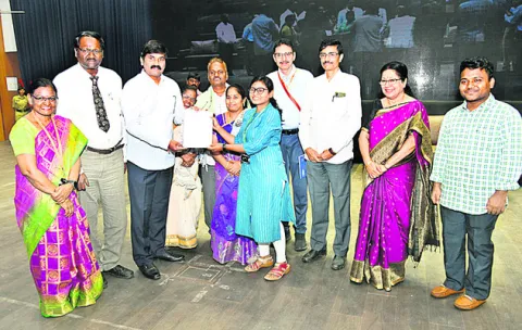 ఏయూ ఇంజినీరింగ్‌ విద్యార్థులకు ప్లేస్‌మెంట్స్‌ కష్టాలు 