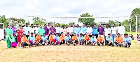 రాష్ట్రస్థాయి వాలీబాల్‌ పోటీలు ప్రారంభం