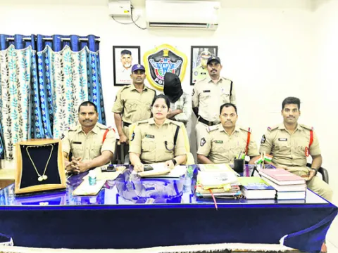 చైన్‌ స్నాచింగ్‌ కేసులో నిందితుడు అరెస్ట్‌ 