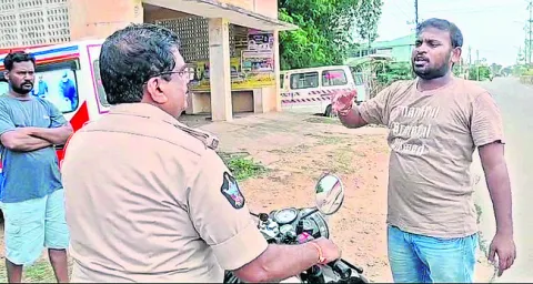 భర్త తీరు వల్లే భార్య ఆత్మహత్య 