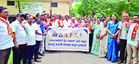 ఇళ్ల నిర్మాణాల్లో అవినీతిపై ఆందోళన
