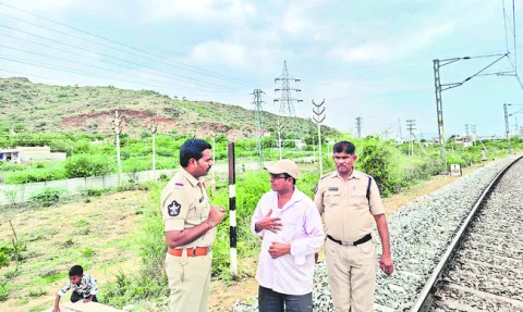 బాల్య వివాహాల నియంత్రణ ప్రధానం 
