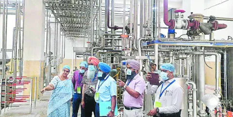 ‘ప్రాజెక్ట్‌ కామధేను’లో పంజాబ్‌ డెయిరీ ప్రతినిధులు