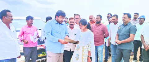 ఎన్‌ఎస్పీ భూముల సర్వే పరిశీలన
