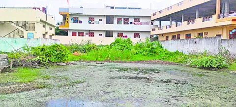 జనావాసాల్లో మురుగు కుంటలు  

