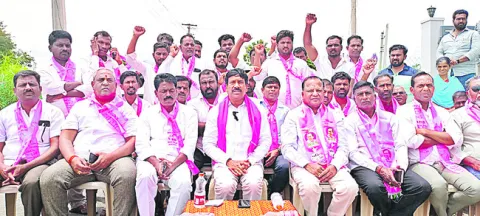 ‘స్థానిక’ ఎన్నికలు వెంటనే నిర్వహించాలి 