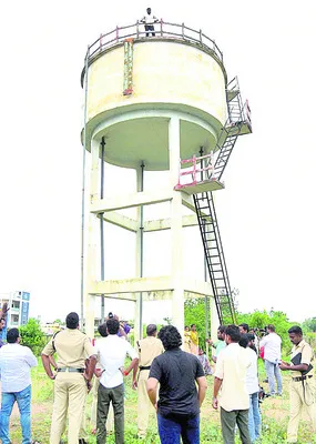 అక్రమ