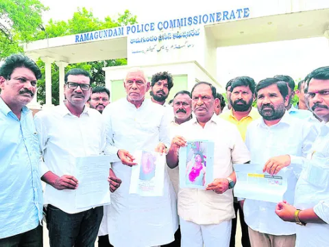 ప్రశ్నించే వారిపై దాడులు, కేసులు