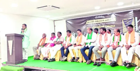 ఎమర్జెన్సీ పేరుతో ప్రజాస్వామ్యంపై దాడి! 
