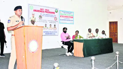 మాదకద్రవ్యాల నిర్మూలన అందరి బాధ్యత 