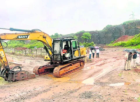 అక్రమ మైనింగ్‌ అడ్డగింత 