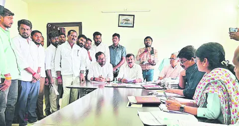 కమీషన్ల కోసం పని చేస్తున్నారా?