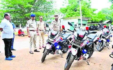 ట్రాఫిక్‌ నియంత్రణ, రోడ్డు భద్రతకు బైక్స్‌