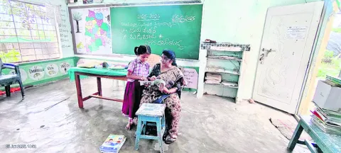 పాఠశాలకు ప్రాణం పోశారు..