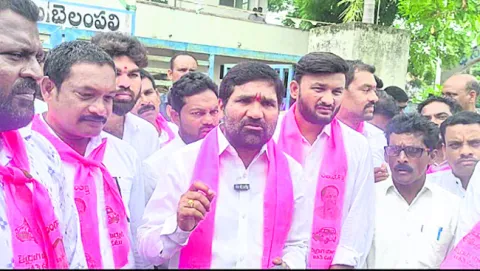 షెట్టర్ల కేటాయింపుల్లో అక్రమాలు