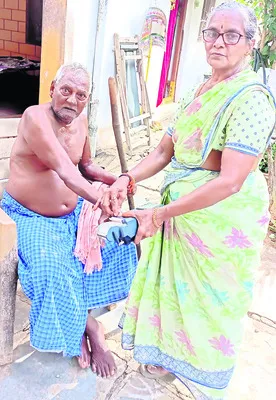 సర్కారు నిర్ణయం.. డీలర్లకు భారం 