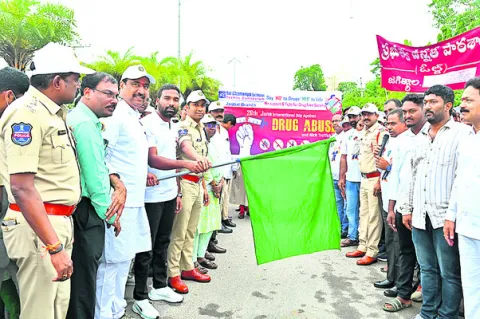 ప్రజల భాగస్వామ్యంతోనే ‘మత్తు’ నిర్మూలన