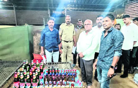 దాబా, హోటళ్లపై పోలీసుల దాడులు 
