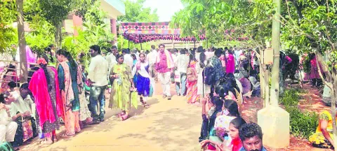 అరకొర వసతులతో కౌన్సెలింగ్‌ 